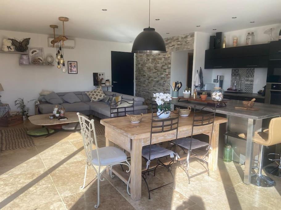 Superbe Villa En Provence 85 M2 Puimichel Exterior foto